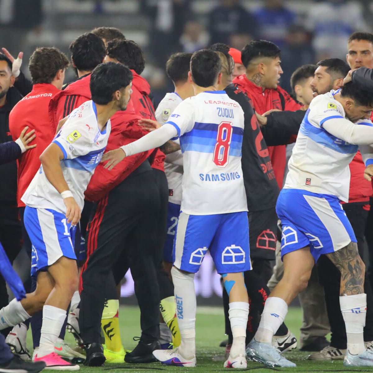 Confirmado: los 4 futbolistas denunciados en el informe tras la pelea en el Clásico entre la UC y Colo-Colo
