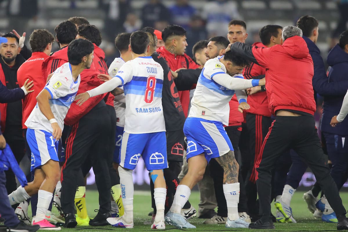 Confirmado: los 4 futbolistas denunciados tras la pelea en el clásico entre la UC y Colo-Colo. Foto: Aton