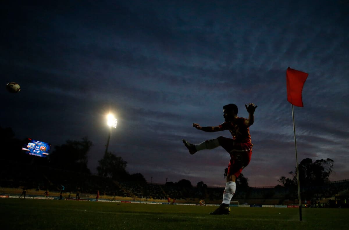 La crisis toca la puerta del fútbol chileno por culpa de los seis extranjeros