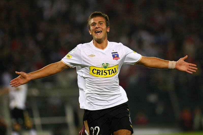 Diego Rubio celebrando un gol en Colo Colo en 2011.