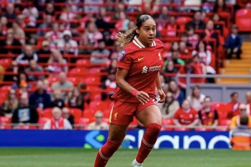 La canadiense Olivia Smith fue transferida del Liverpool al Arsenal en un millón de libras esterlinas.