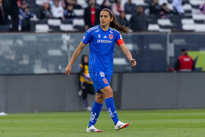 Dani Zamora, del orgullo de vestir la camiseta de la U a no temerle a Colo Colo: “Haremos lo imposible para ganar”. Foto: Felipe Escobedo.