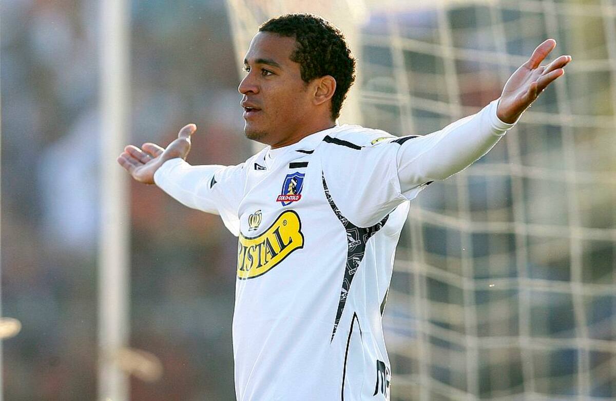 FUTBOL, O HIGGINS/COLO COLO
DECIMA FECHA, CAMPEONATO CLAUSURA 2008.
MACNELLY TORRES CELEBRA TRAS MARCAR EL TRES A CERO PARA COLO COLO.
24/08/2008
SANTIAGO, CHILE.
ANDRES PINA/PHOTOSPORT