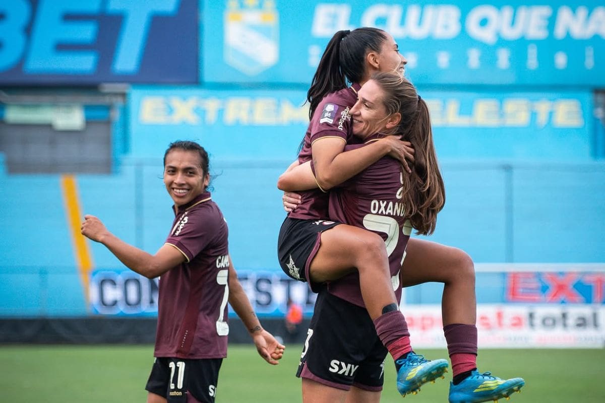 Universitario de Deportes de Karen Araya, Gabriela Bórquez y Carlos Véliz igualó con Sporting Cristal en la ida. Foto: @futbolfemeninouniversitario en Instagram.