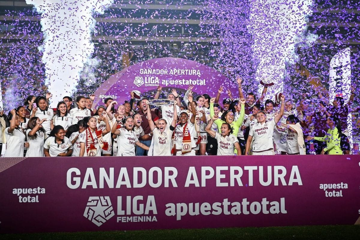 La U de Lima fue campeona de Perú, con Karen Araya, Gabriela Bórquez y Carlos Véliz como protagonistas.