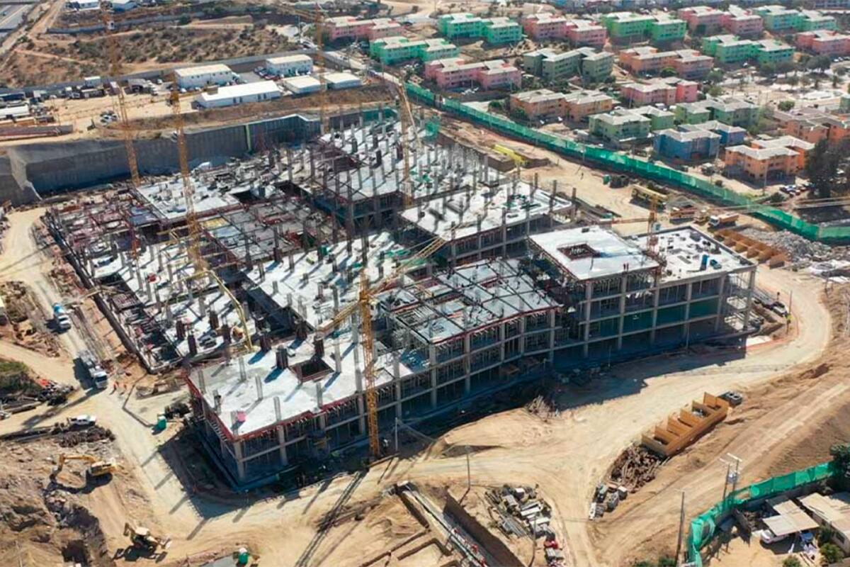 Las autoridades han apurado la construcción del recinto médico en la ciudad sureña. Foto: Referencial.