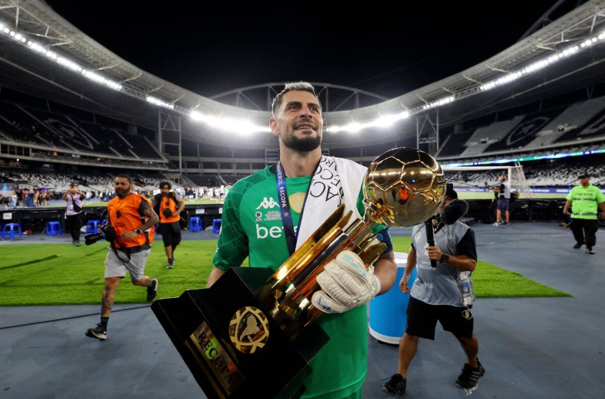 Nace un ídolo: Gabriel Arias suma un nuevo trofeo y rompe dos marcas históricas en Racing