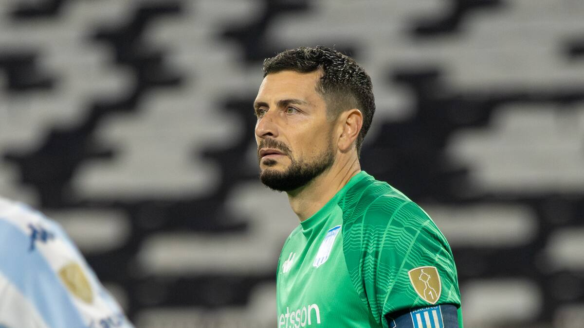 Está relegado en Racing: ¿Colo Colo insistirá por el fichaje de Gabriel Arias?