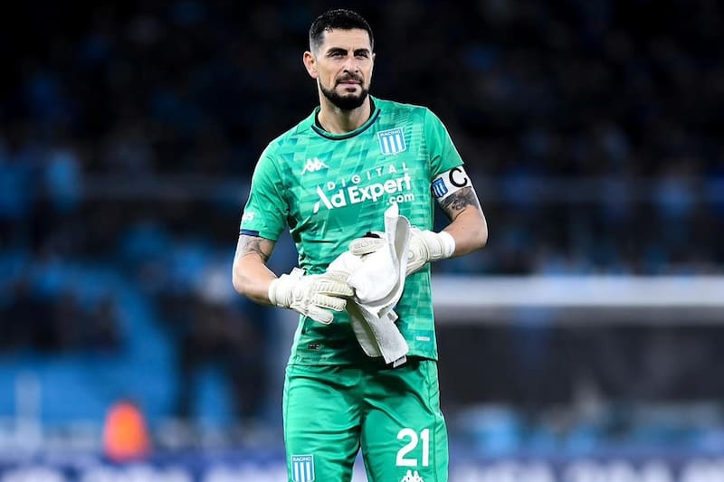 El arquero chileno se despidió de Racing.