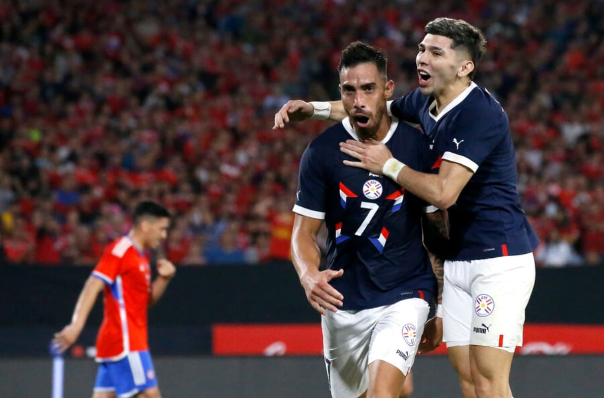 Goleador de Paraguay llena de elogios a Eduardo Berizzo: “Le guardo mucho cariño”