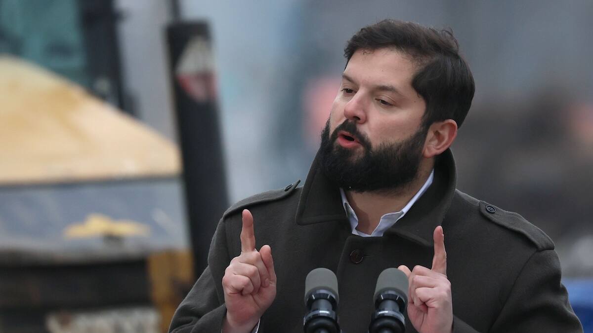 Gabriel Boric reaccionó a vinculación de Irina Karamanos a Caso Convenios: “Duermo plenamente tranquilo”