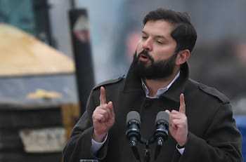 Gabriel Boric reaccionó a vinculación de Irina Karamanos a Caso Convenios: “Duermo plenamente tranquilo”