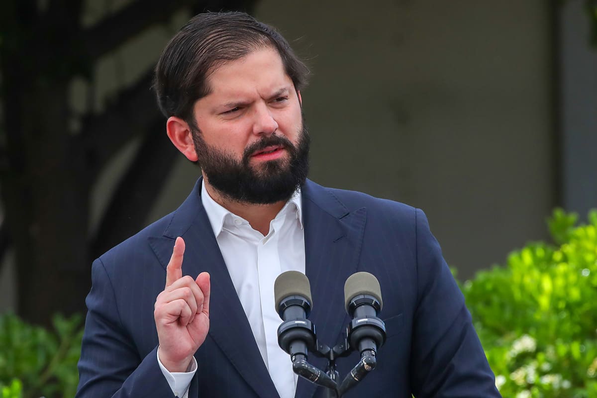 Camila Vallejo realizó una conferencia ante los medios respecto a las acusaciones contra el Presidente. Créditos: ATON.