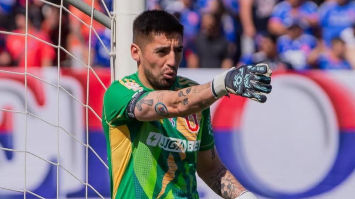 Y la U le busca competencia: datos dejan a Gabriel Castellón como el mejor arquero del fútbol chileno