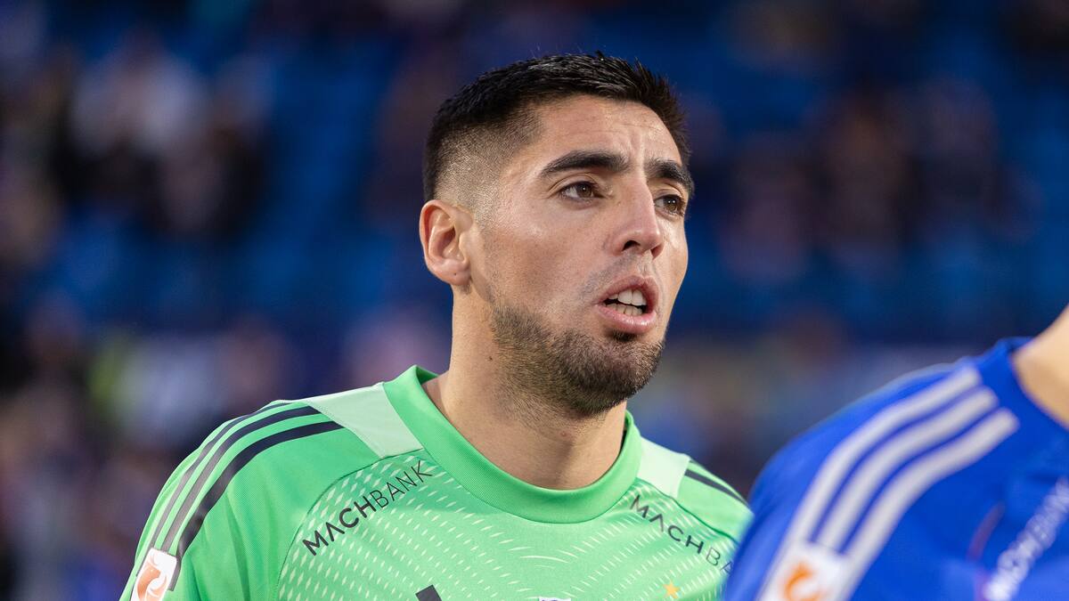 VIDEO | Gabriel Castellón le pega en el suelo a Colo Colo con burla por la Supercopa