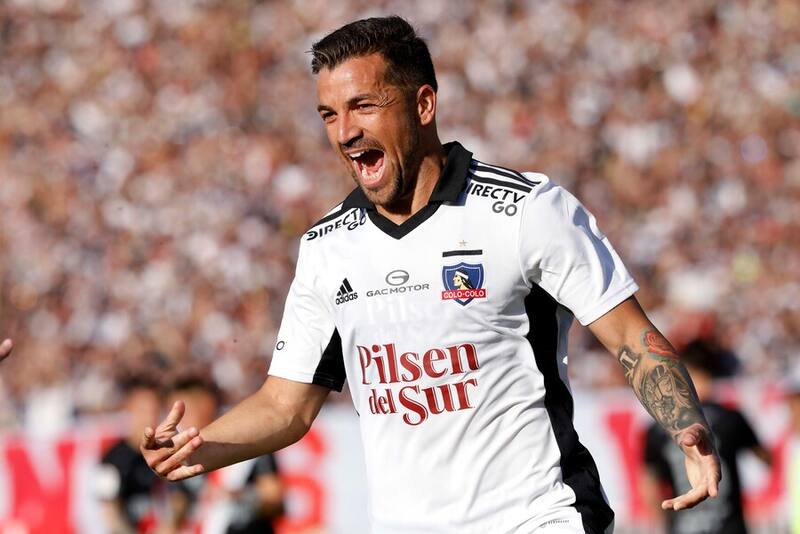 El delantero tras marcar un tanto con la camiseta del "Cacique". Foto: Aton.