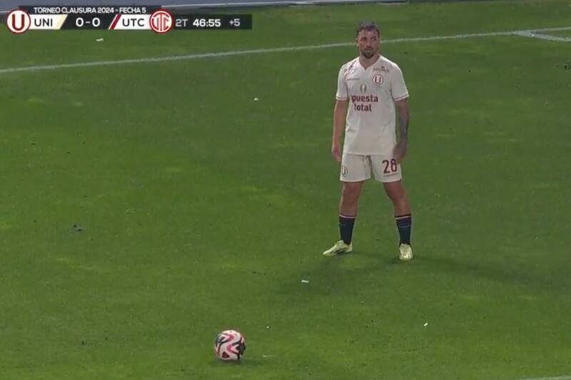anotó su primer gol con la camiseta de Universitario en Perú.