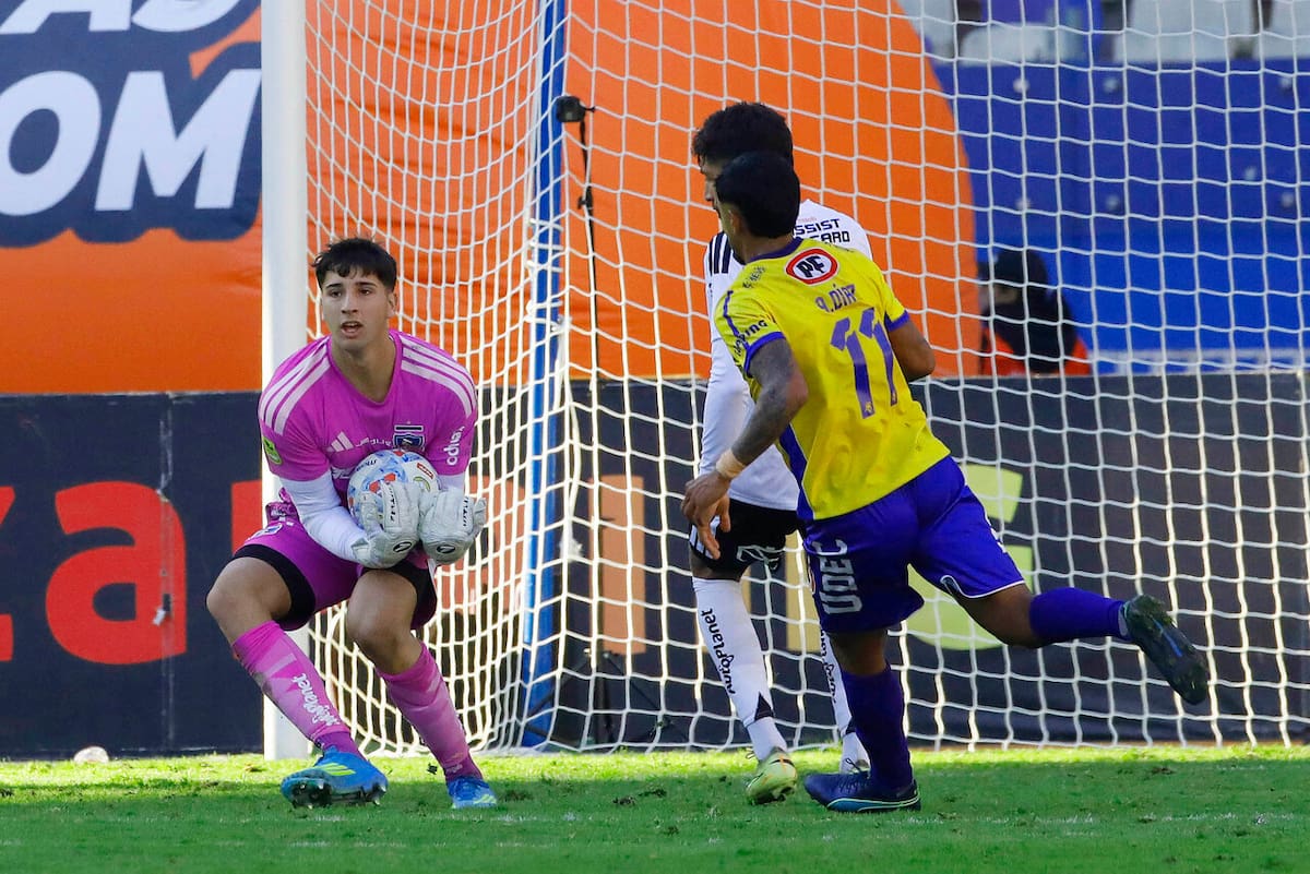 Ante la UdeC. Foto: Agencia Aton.