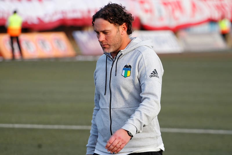 Gabriel Milito ya tuvo un paso por Chile, cuando dirigió a O'Higgins, con malos resultados (Foto: Photosport)