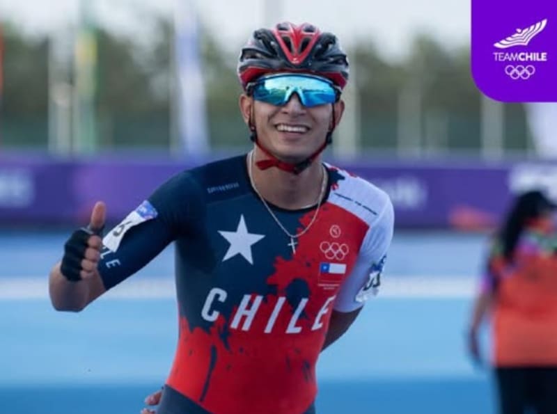 El chileno ganó dos pruebas en el Campeonato Mundial Juvenil de Patinaje Velocidad en China. Foto: Team Chile