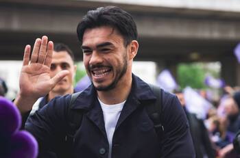 Por esta razón en España comparan a Gabriel Suazo con Thibaut Courtois y el Kun Agüero