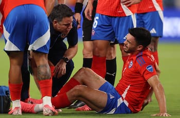 Reconocido árbitro argentino no duda y condena la criminal patada de De Paul: “Era expulsión directa”