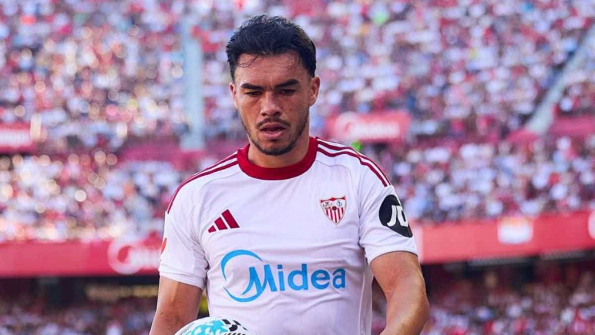 Inesperado movimiento cambia el panorama de Gabriel Suazo en el Sevilla