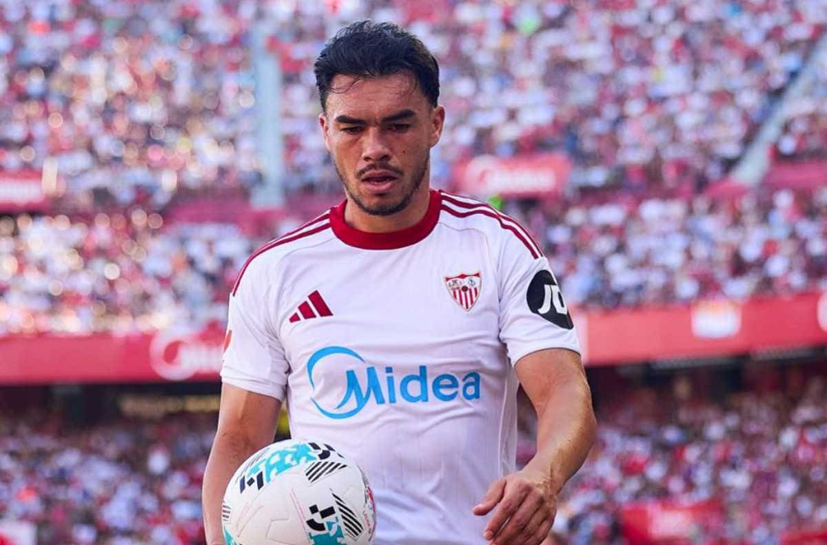 Inesperado movimiento cambia el panorama de Gabriel Suazo en el Sevilla