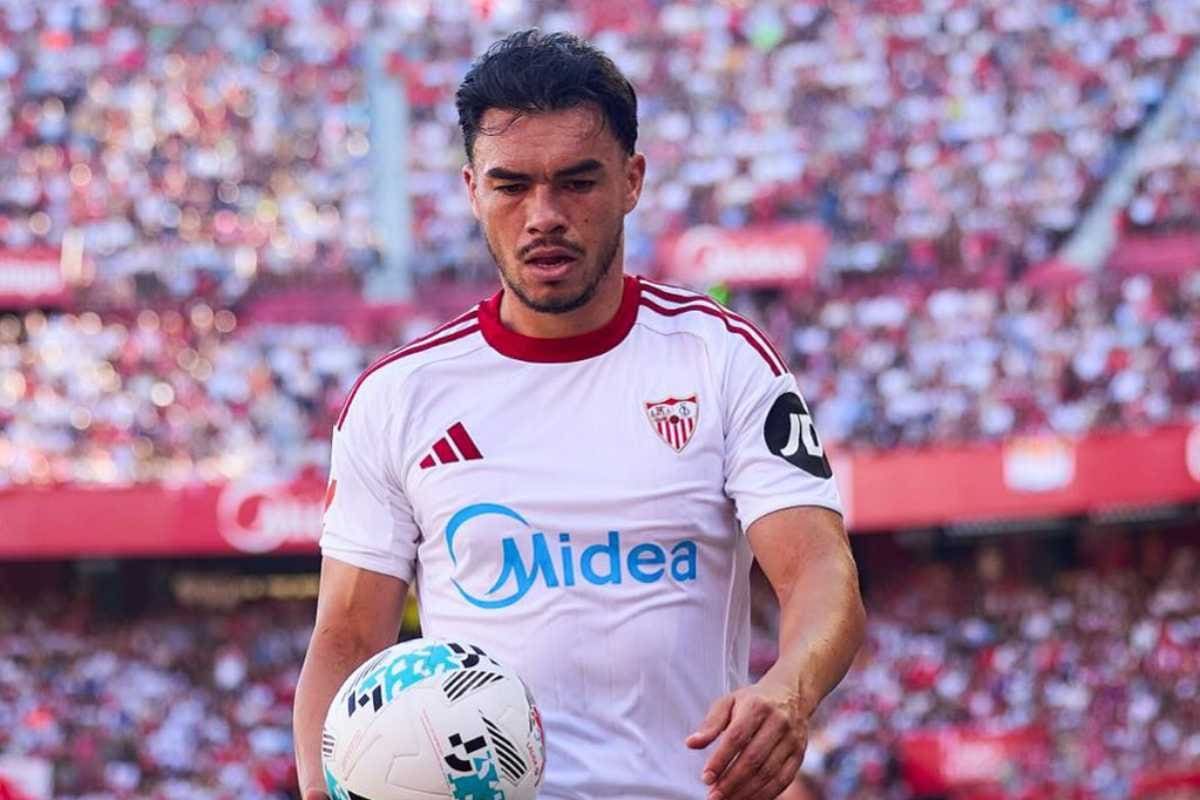 El chileno lucha por no descender con el Sevilla. Foto: @gabrielalonso11