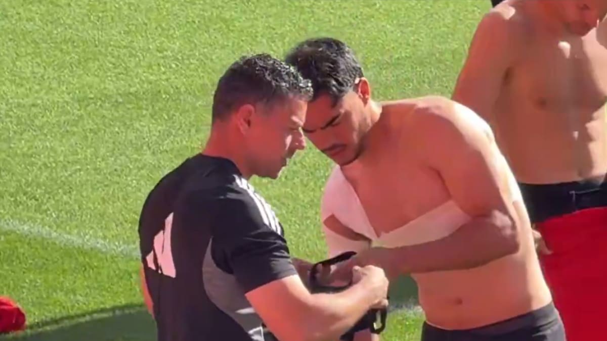 VIDEO | Gabriel Suazo se lleva reto de su DT en Sevilla por esta impensada acción antes de entrenar
