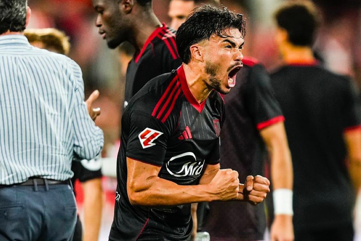 El ex Colo Colo ya está en Sevilla y junto a Alexis serán dos chilenos en el club. Foto: Instagram Gabriel Suazo.