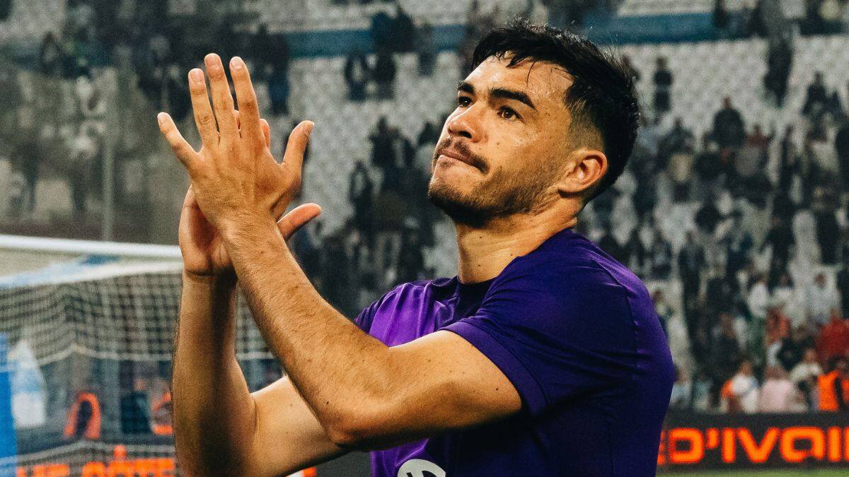 Un giro inesperado complica el futuro de Gabriel Suazo en Europa