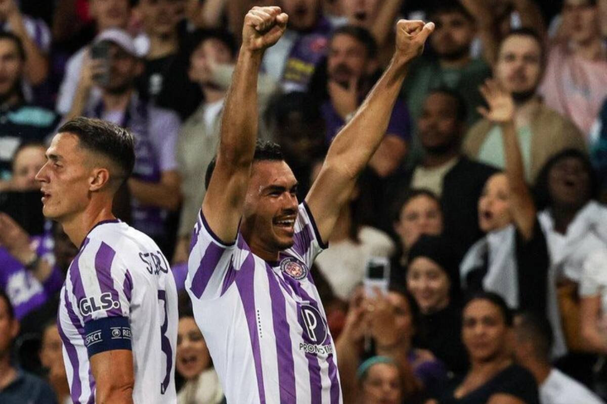Los hinchas del Toulouse votaron mayormente a favor de la permanencia en el club del seleccionado chileno.