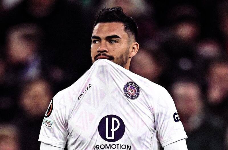 erró insólito gol ante el Liverpool.