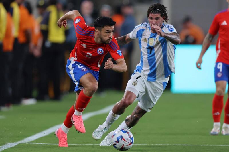 Gabriel Suazo regresará para el duelo contra Bolivia. Foto: EFE