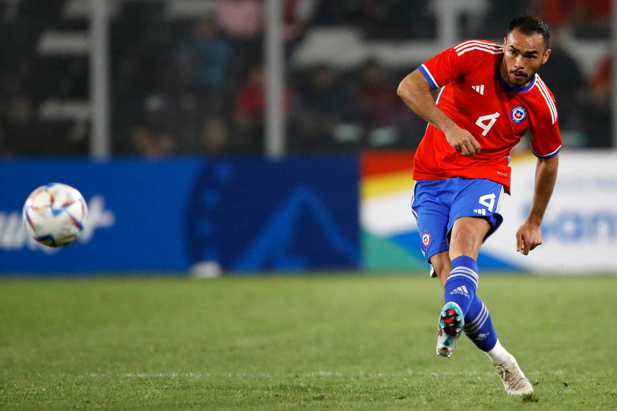 Gabriel Suazo, con la camiseta de la Selección. (Foto: Aton)