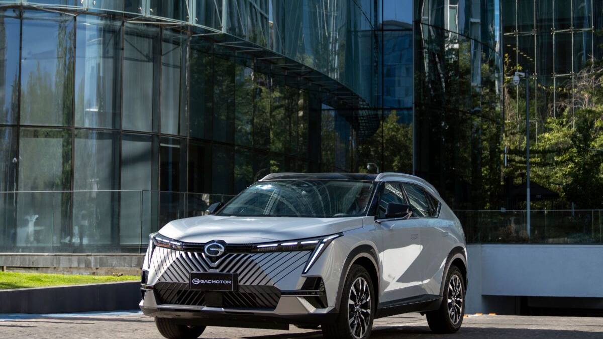 GAC presenta en Chile su primer auto híbrido