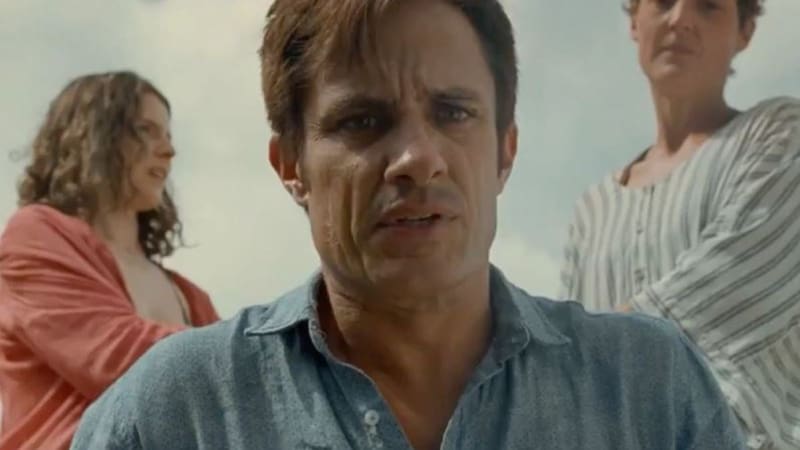 es Guy en "Viejos" de Netflix