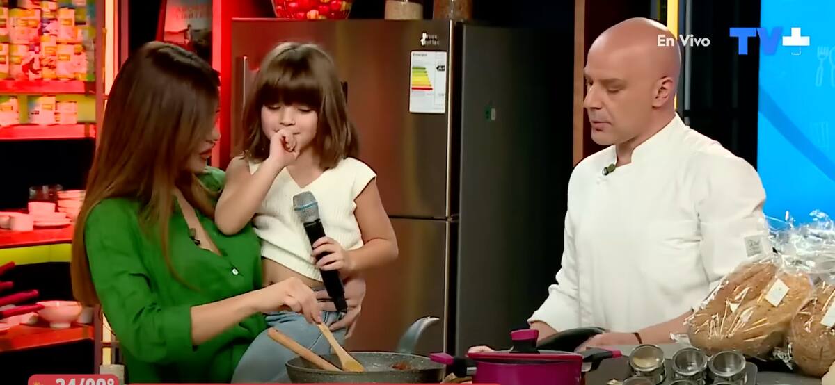Gala Caldirola junto a la pequeña Luz Elif. Créditos: TV+.