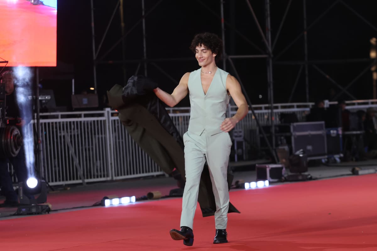 Así fue el paso de Jorge López por la alfombra roja del certamen.