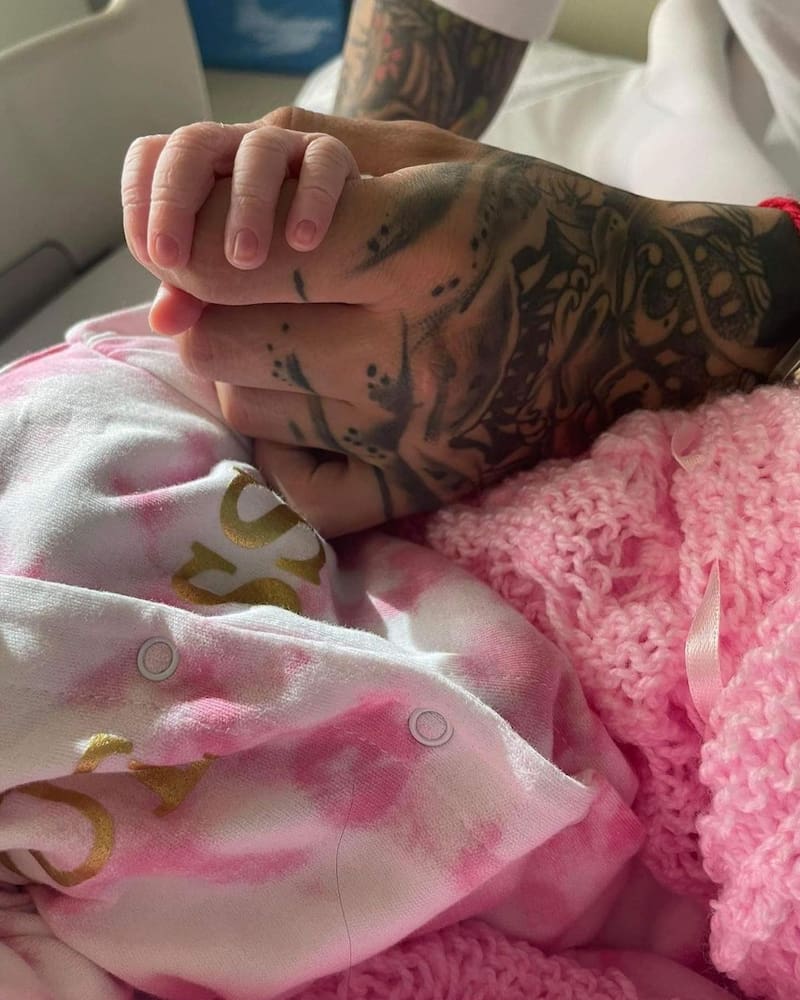 Galee Galee y su hija recién nacida