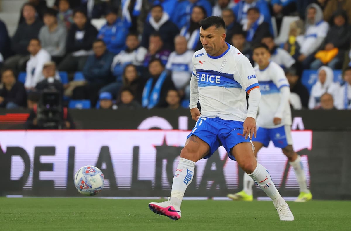 Gary Medel saca pecho por la UC: “Somos un equipo grande en Chile. A Barcelona se le respeta, pero siempre queremos ganar”