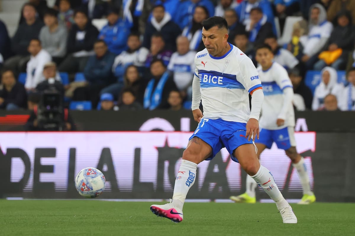 El Pitbull jugó los últimos diez minutos en el triunfo de la UC ante Barcelona en Guayaquil. Foto: Agencia Aton