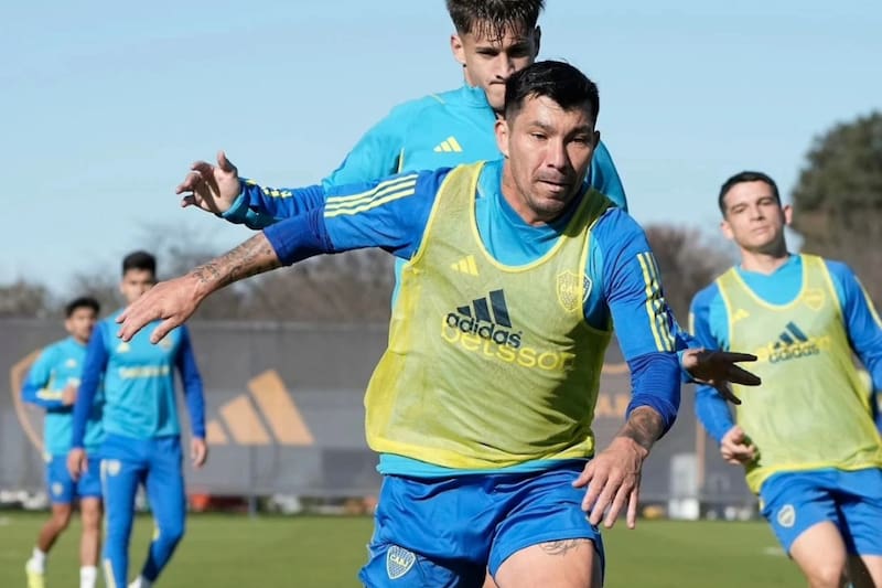 Gary Medel jugó su primer amistoso con Boca Juniors. Foto: Boca Juniors.