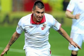 “Pendenciero; envuelto en escándalos eróticos”: la curiosa manera en que recuerdan a Gary Medel en España