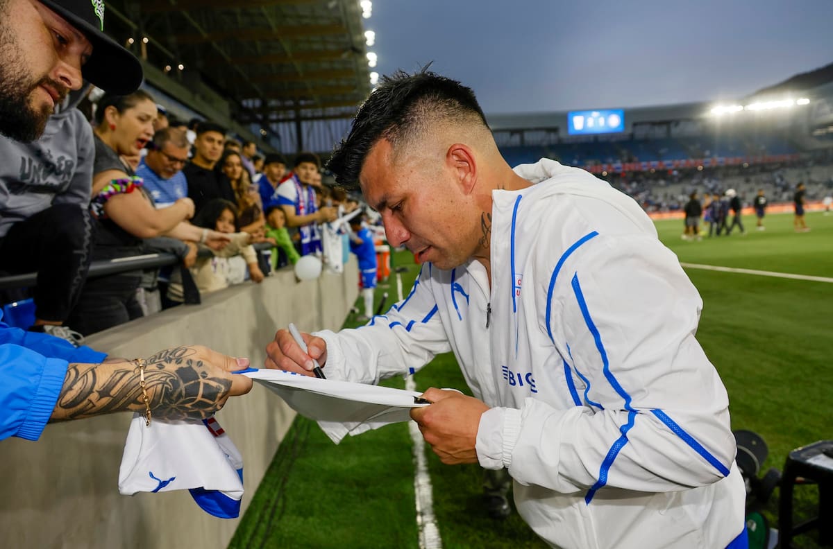 ¿Corazón dividido? Gary Medel reconoce cariño por Boca Juniors, pero aclara: “Soy hincha de la UC”