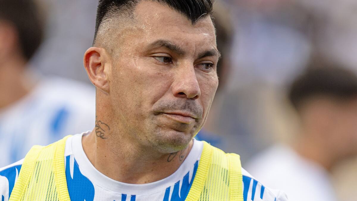 El Pitbull muerde el polvo: Medel se va antes del entrenamiento y pone en jaque a la UC de cara a Boca
