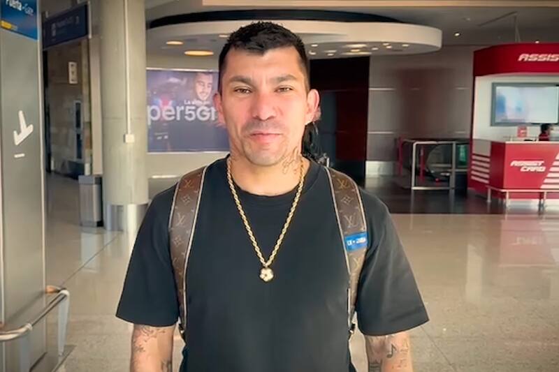 regresa a la UC.