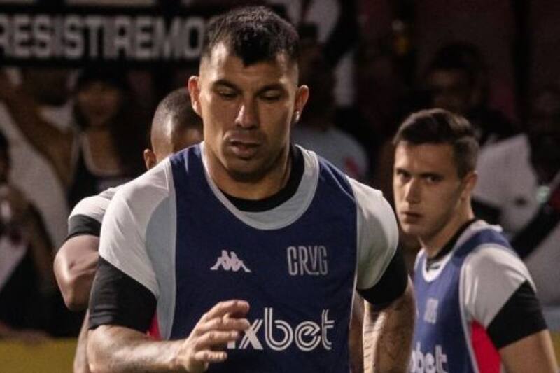 ¿Gary Medel como volante? Es una de las opciones que tiene Ramón Ángel Díaz para suplir las bajas en Vasco da Gama.