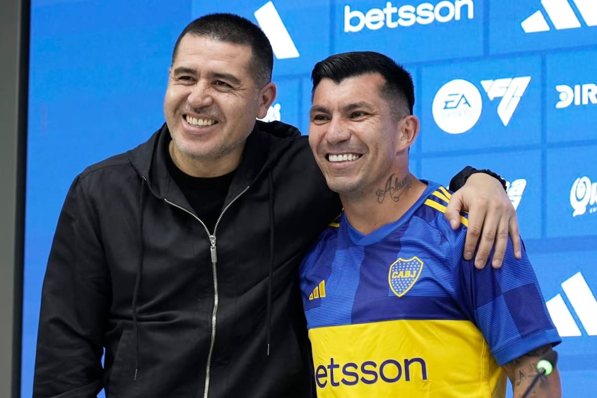 El Pitbull cuando fue presentado como nuevo refuerzo de Boca Juniors.